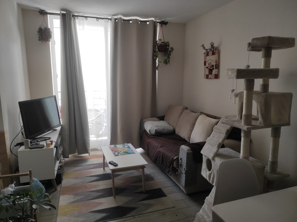 Arriendo depto.1 dormitorio Metro Santa Lucía MP059