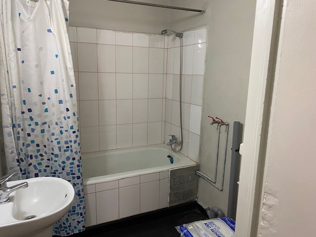 Se vende Studio. como habitacional u oficina/cocina/baño/Metro Santa Lucía/MP174