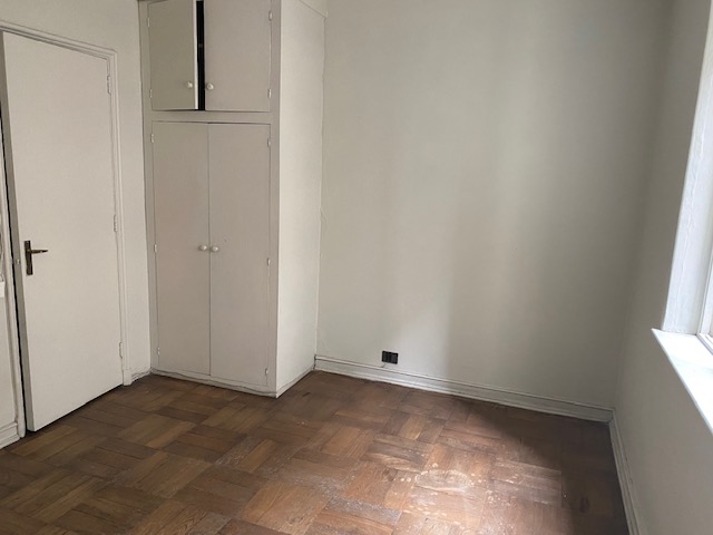 Se vende Studio. como habitacional u oficina/cocina/baño/Metro Santa Lucía/MP174